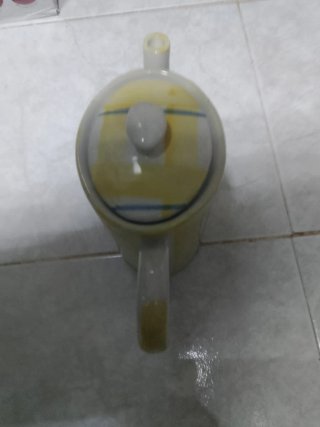 Tetera de Cerámica con Estampado de Cuadros