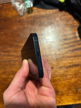 iPhone 13 practicamente nuevo