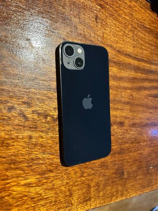 iPhone 13 practicamente nuevo
