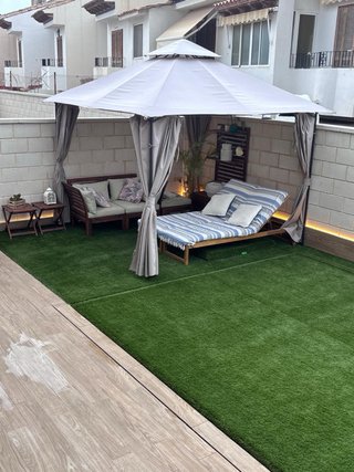 Conjunto Terraza Pérgola Sofá Tumbona