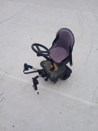 Triciclo infantil con volante
