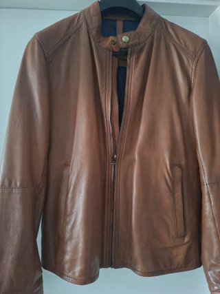 Chaqueta de cuero marrón