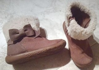 Botas niña piel con lazo y borreguito