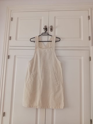 Peto vaquero corto color beige Mango