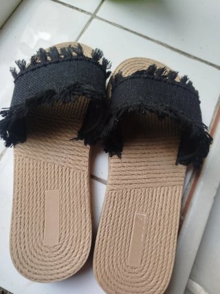 Sandalias de mujer con flecos