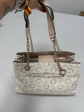 Bolso Guess Beige y Dorado