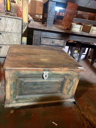 Precioso baul mesa antiguo vintage de madera hindú