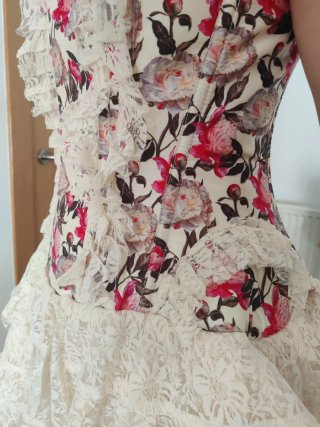 Vestido Corsé Floral con Encaje