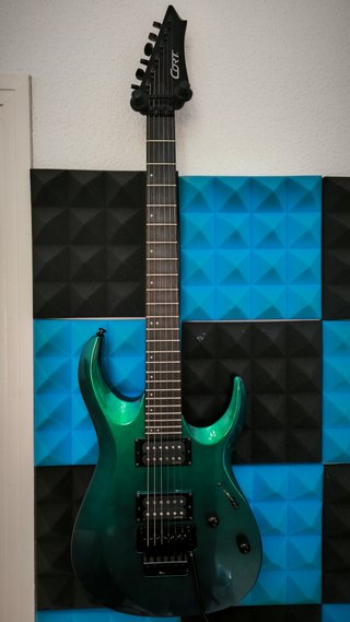 Guitarra Cort X300 EMG