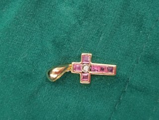 Dije Oro 18K Cruz con Circonitas Rosas y Brillante