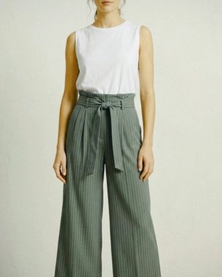Pantalón ancho verde a rayas