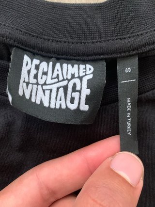 Camiseta Reclaimed Vintage Negra Flores Talla S
