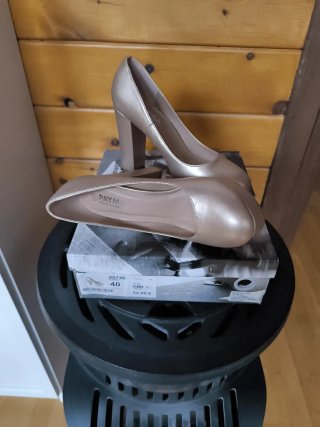 Tacones dorados PAYMA talla 40