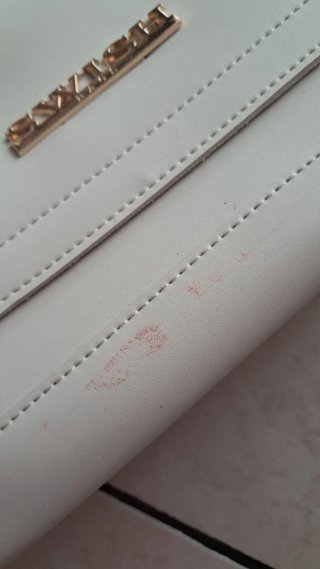 Borsa beige con dettagli oro