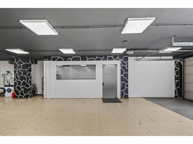 Commercial premises for rent in Andorra la Vella · 6 of 13