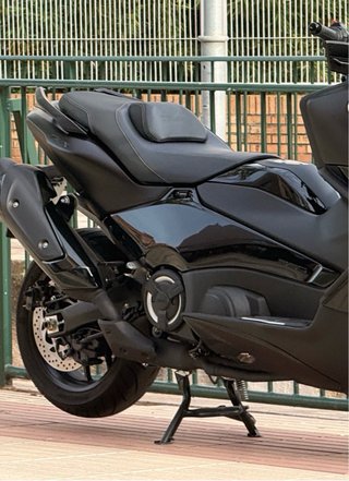 Yamaha TMax Techmax 560 (2024) Dark Magma Mate