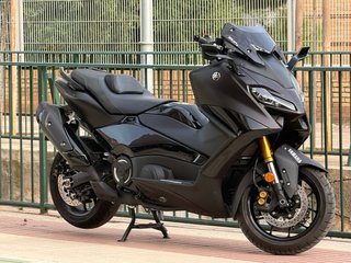 Yamaha TMax Techmax 560 (2024) Dark Magma Mate