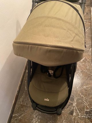 Carrito bebe Joie color verde militar