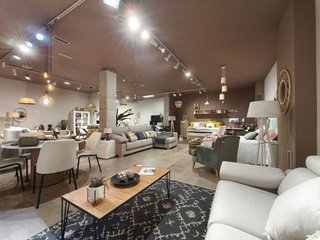 Local comercial en alquiler en Plaza España - Villa Pilar - Reyes Católicos - Vadillos en Burgos