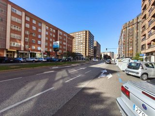 Local comercial en alquiler en Plaza España - Villa Pilar - Reyes Católicos - Vadillos en Burgos