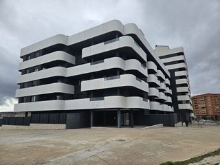 Garaje en venta en Ensanche en Teruel