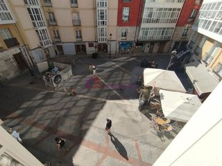 Piso en alquiler en Plaza España - Villa Pilar - Reyes Católicos - Vadillos en Burgos