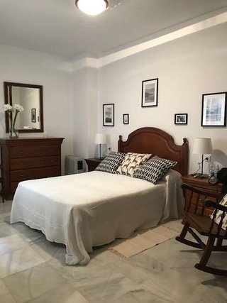 Piso en alquiler en Cruz Roja - Capuchinos en Sevilla