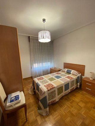 Piso en alquiler en Plaza España - Villa Pilar - Reyes Católicos - Vadillos en Burgos