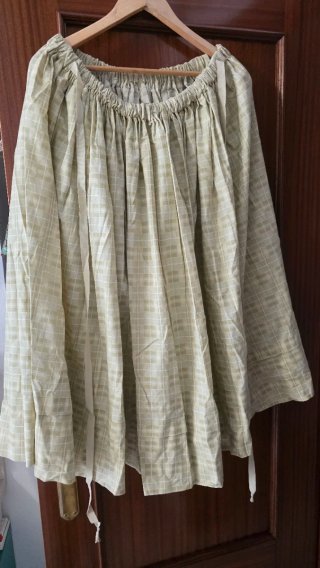 Falda Baturra beige y blanca
