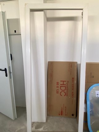 Puerta de PVC con Climalit a estrenar y llaves.