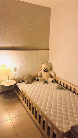 Cama infantil Montessori madera maciza con colchón