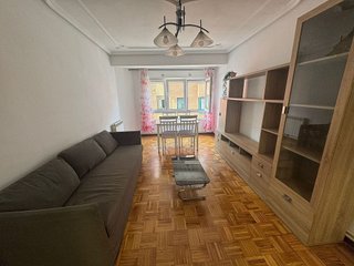 Piso en alquiler en Milán - Pumarín - Teatinos en Oviedo