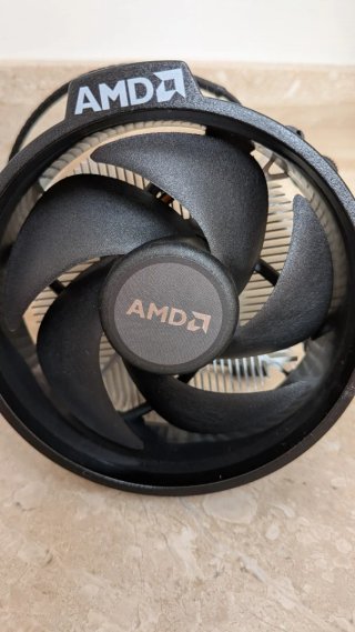 Disipador AMD Wraith Stealth AM5/AM4-NUEVO