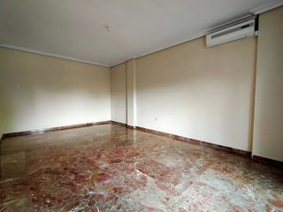 Piso en venta en Avenida de las Ciencias en Sevilla
