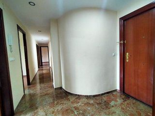 Piso en venta en Avenida de las Ciencias en Sevilla