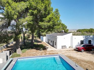 Casa en venta en Cabanes y Las Fuentes en Villena