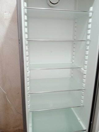 Nevera  vertical Liebherr 180 Alto Inox