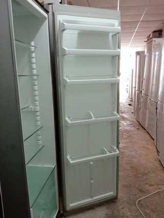 Nevera  vertical Liebherr 180 Alto Inox
