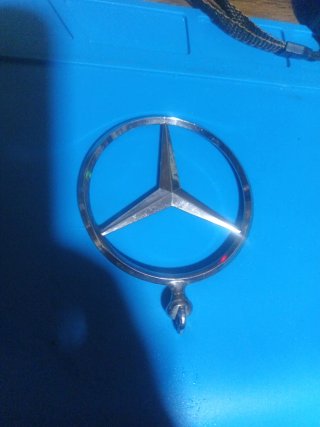 Emblema Mercedes Vintage Cromado