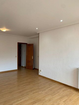 Piso en venta en Valdezarza en Madrid