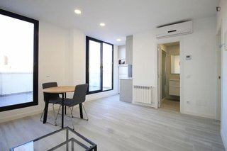 Piso en alquiler en Almendrales en Madrid