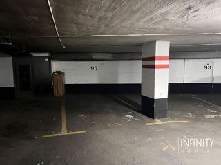 Garaje en venta en San Pedro de Deusto-La Ribera en Bilbao