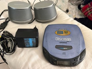Sony Discman D-181 y Altavoces Amazon Basics