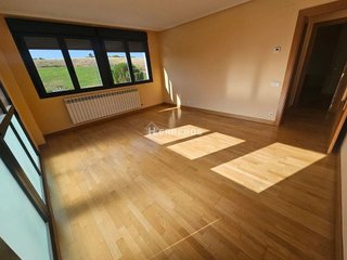 Piso en venta en Portillejo - Valdegastea en Logroño