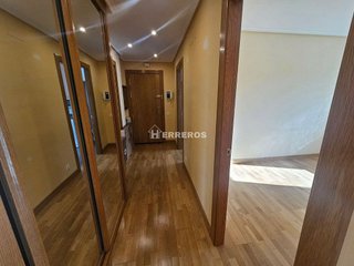 Piso en venta en Portillejo - Valdegastea en Logroño