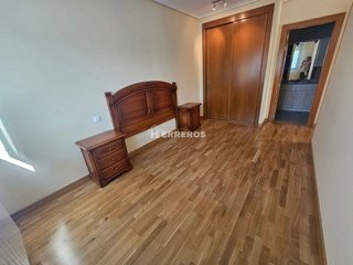 Piso en venta en Portillejo - Valdegastea en Logroño