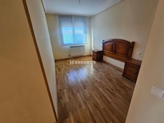 Piso en venta en Portillejo - Valdegastea en Logroño