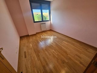Piso en venta en Portillejo - Valdegastea en Logroño
