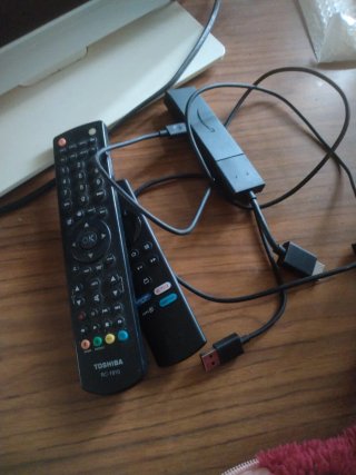 Monitor Toshiba RC-1910 e Fire TV Stick in vendita