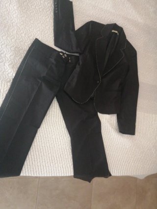 Traje de Chaqueta, pantalón y Camiseta de REGALO
